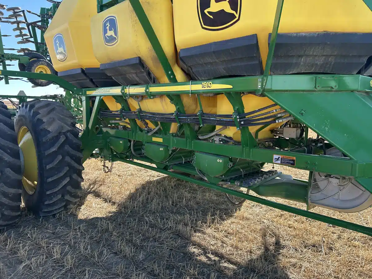 Gallery image 2 for Used 2018 John Deere 1830 Air Drill