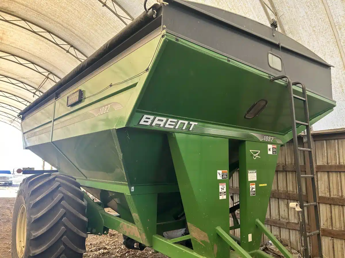 Gallery image 2 for Used 2011 Brent 1082 Grain Cart