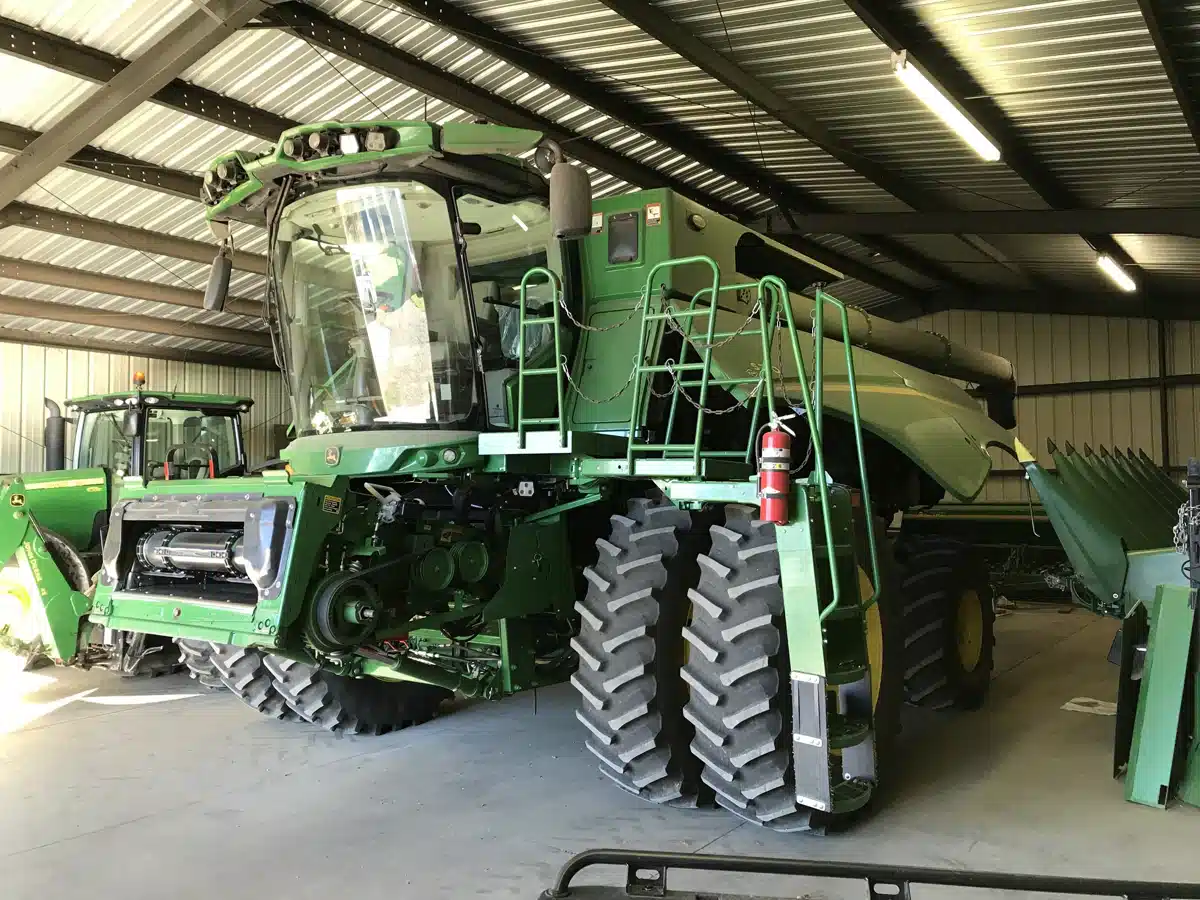 Gallery image 2 for 2023 John Deere S770 Combine
