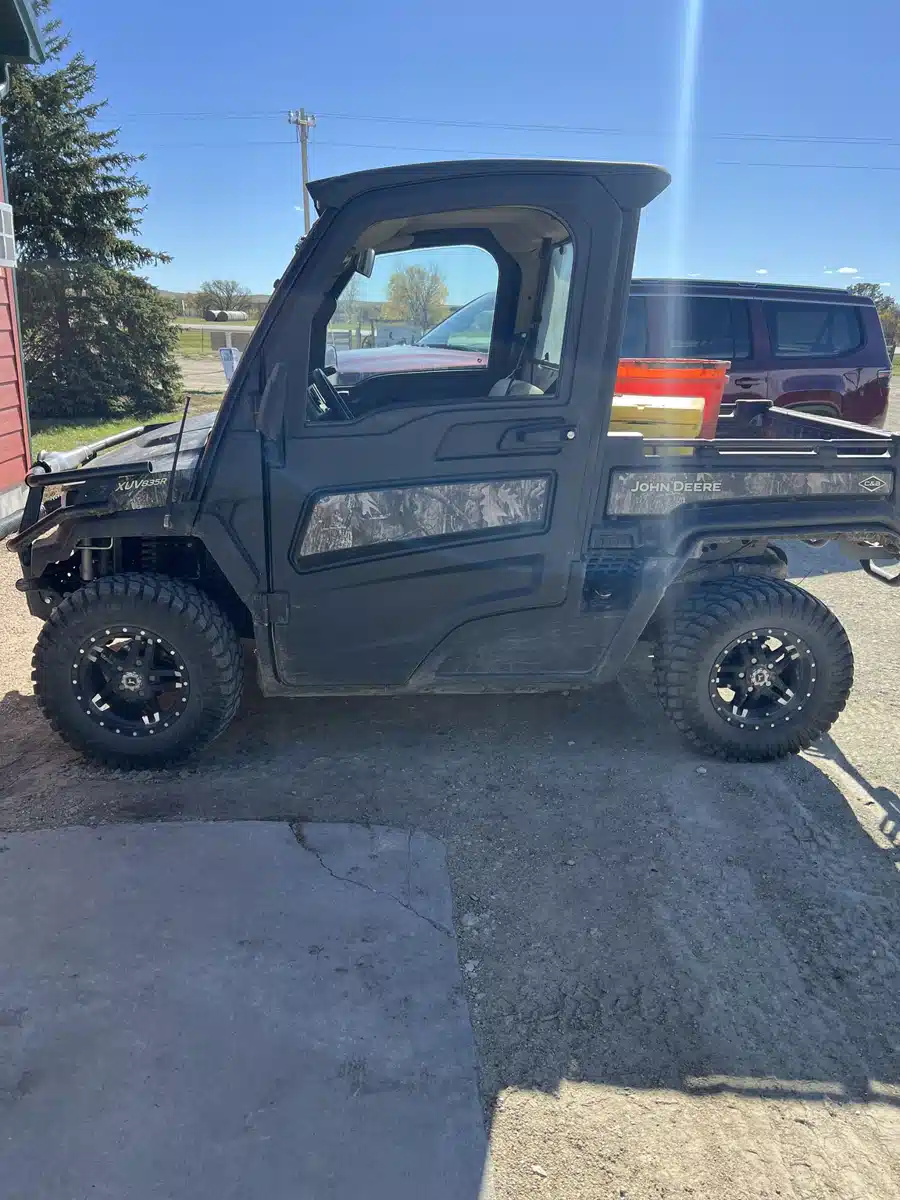 Gallery image 2 for Used 2023 John Deere XUV 835R Utility Vehicle