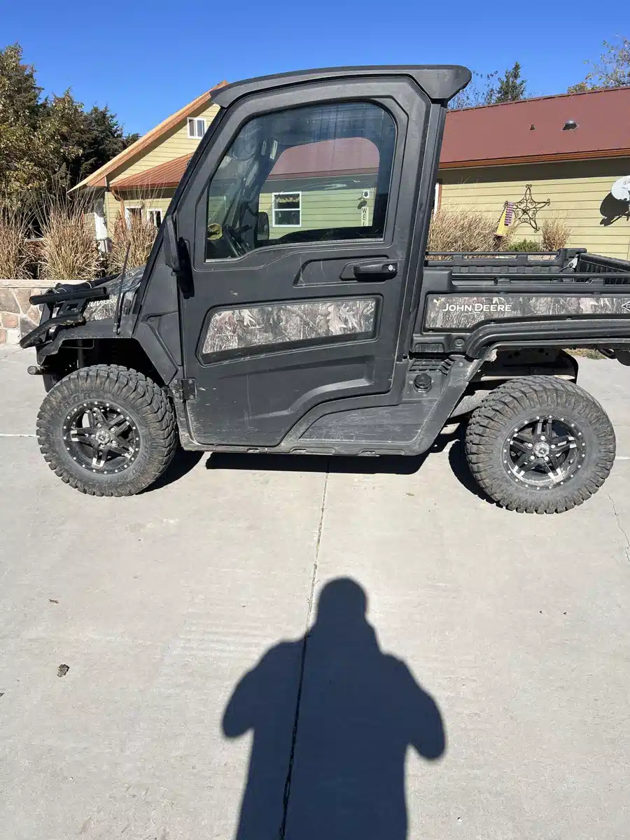 Gallery image 1 for Used 2023 John Deere XUV 835R Utility Vehicle