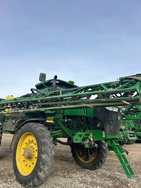 Gallery image 2 for Used 2018 John Deere R4045 Sprayer - Self Propelled