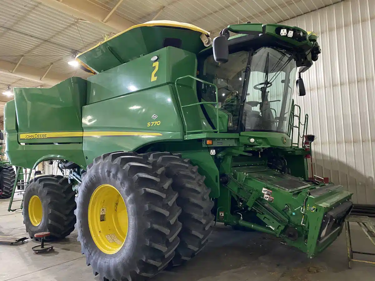 Gallery image 1 for 2023 John Deere S770 Combine