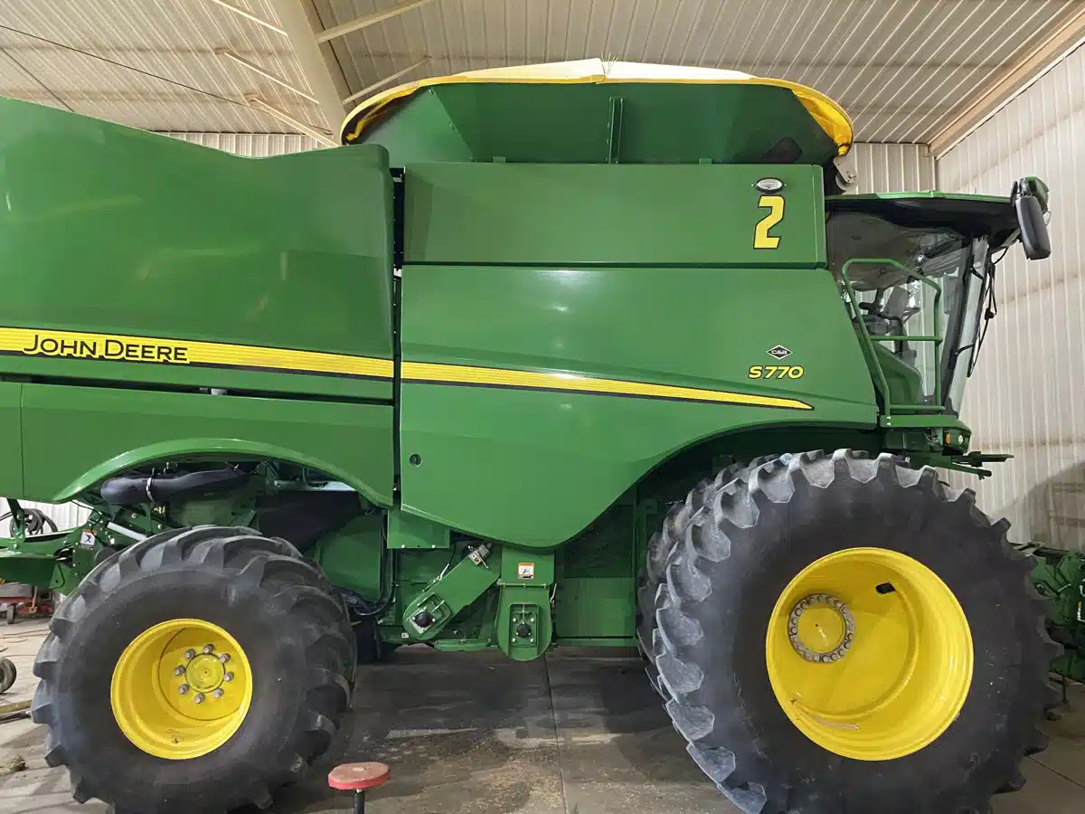 Gallery image 2 for 2023 John Deere S770 Combine