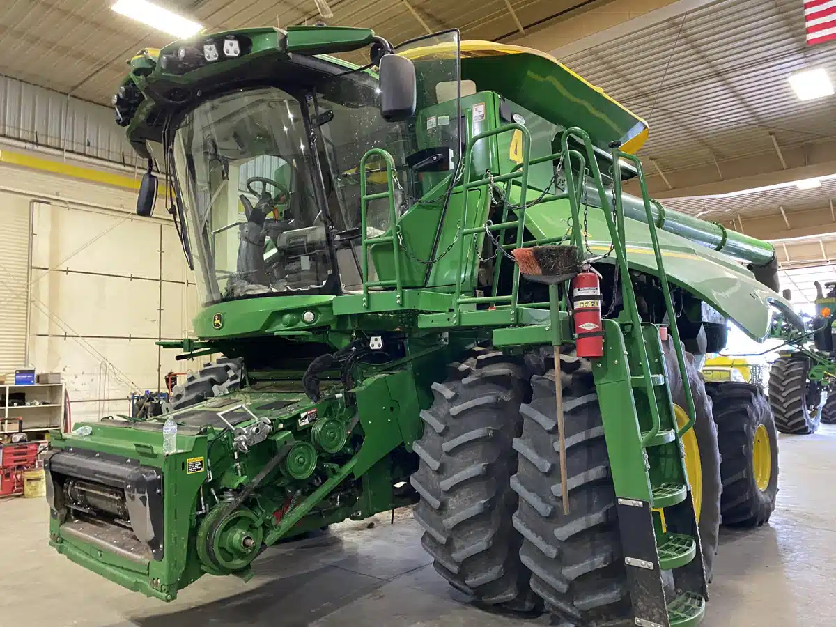Gallery image 1 for Used 2023 John Deere S770 Combine