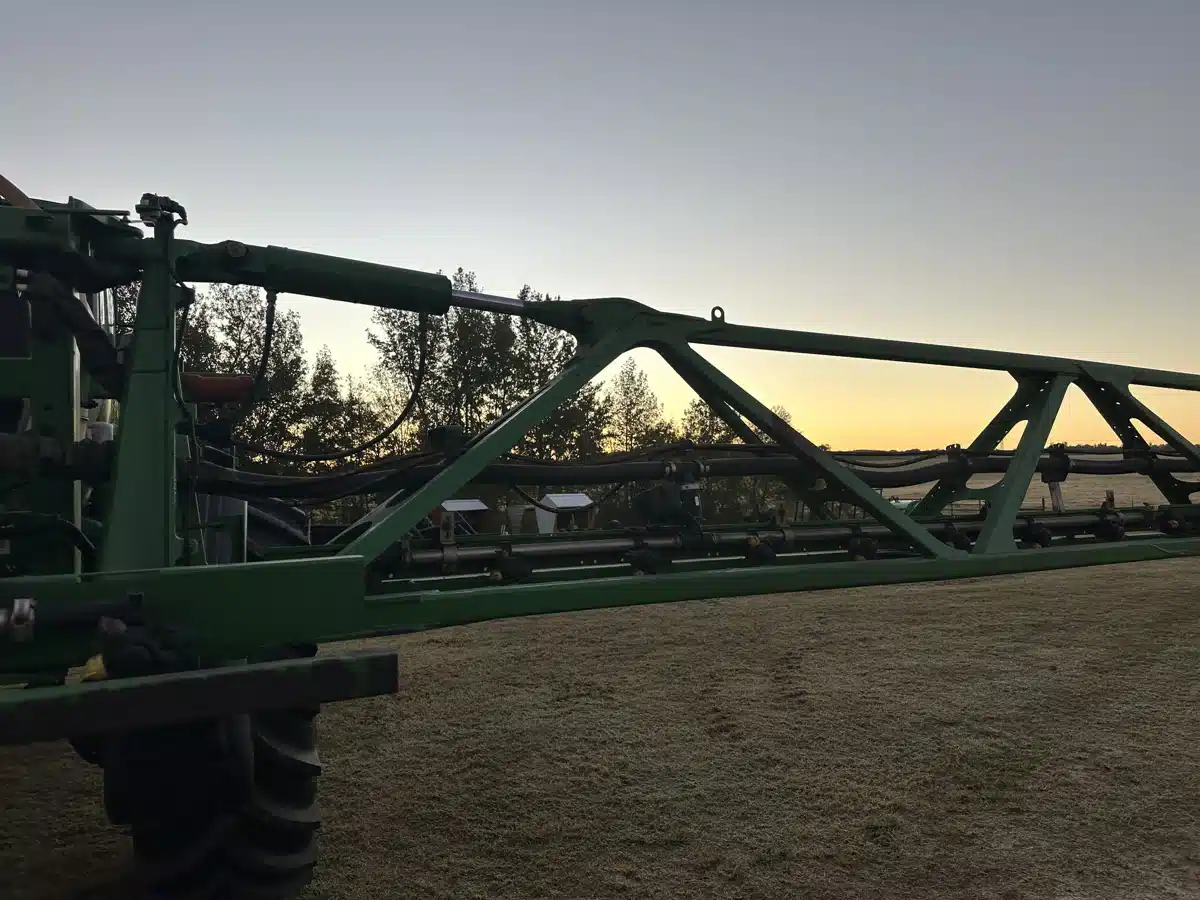Gallery image 2 for Used 2022 John Deere 410R Sprayer - Self Propelled