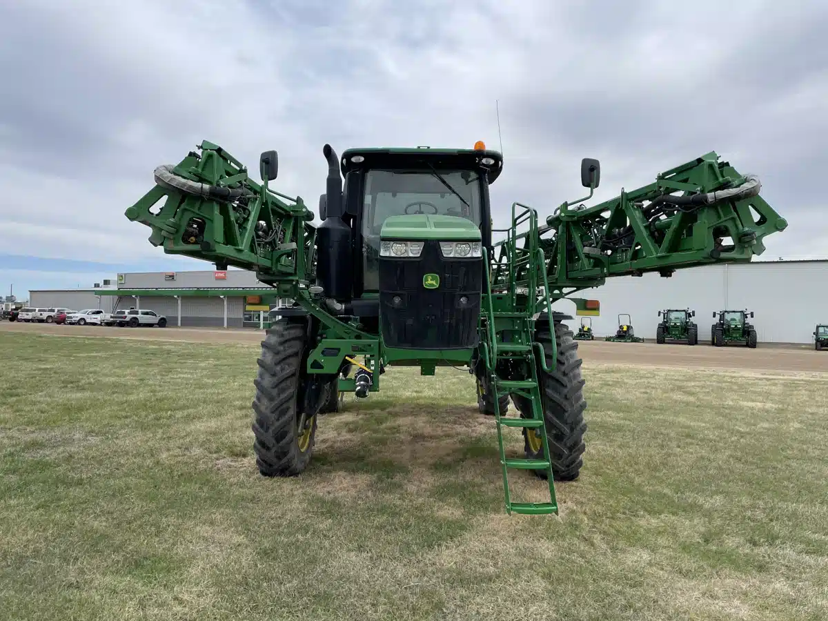 Gallery image 2 for 2017 John Deere R4038 Sprayer - Self Propelled