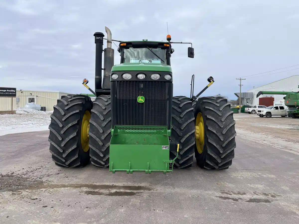 Gallery image 2 for 2010 John Deere 9430 Tractor