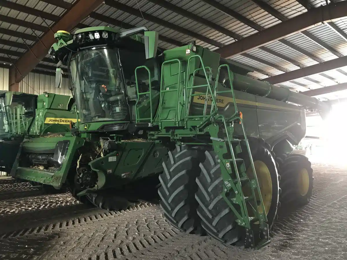 Gallery image 1 for 2022 John Deere X9 1100 Combine