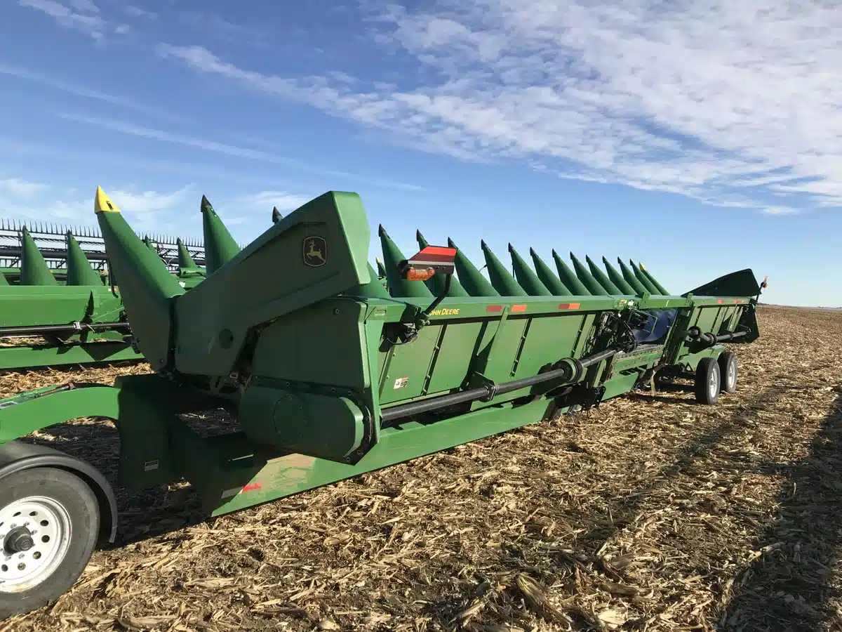 Gallery image 1 for 2022 John Deere C16R Header - Row Crop