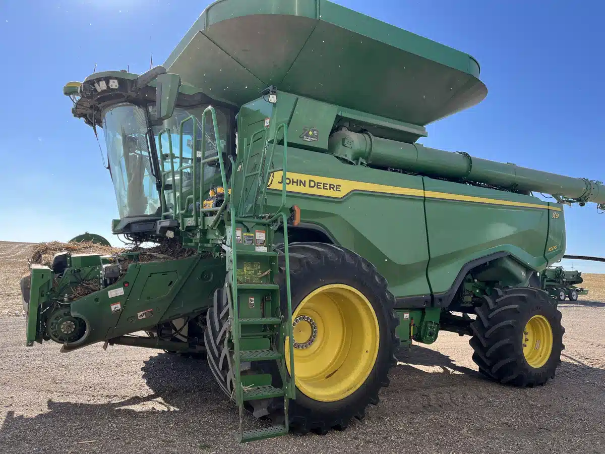 Gallery image 1 for 2022 John Deere X9 1000 Combine