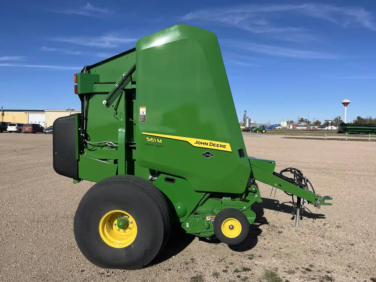 Gallery image 2 for 2024 John Deere 561M Round Baler
