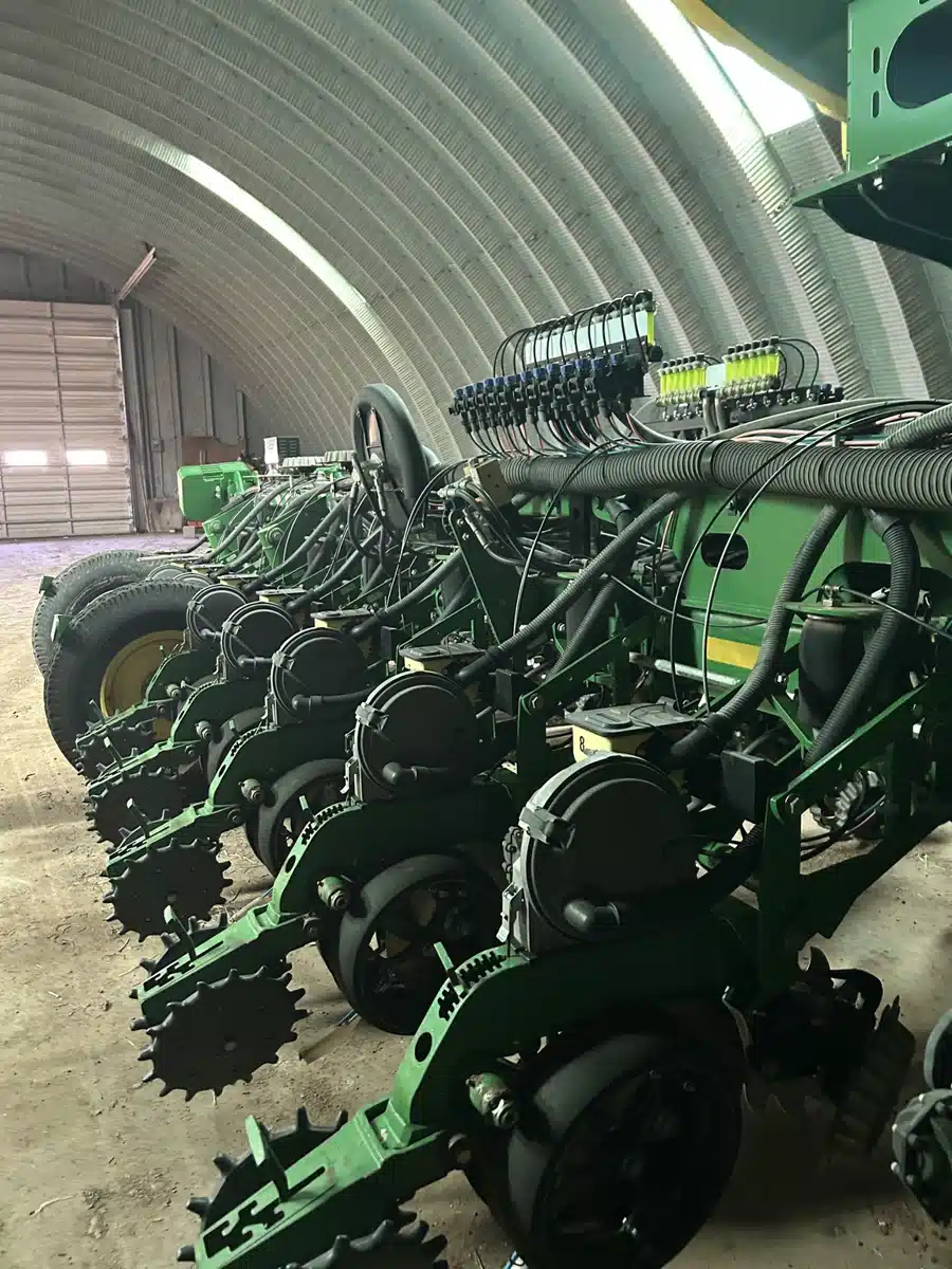 Gallery image 2 for 2010 John Deere 1770NT CCS Planter
