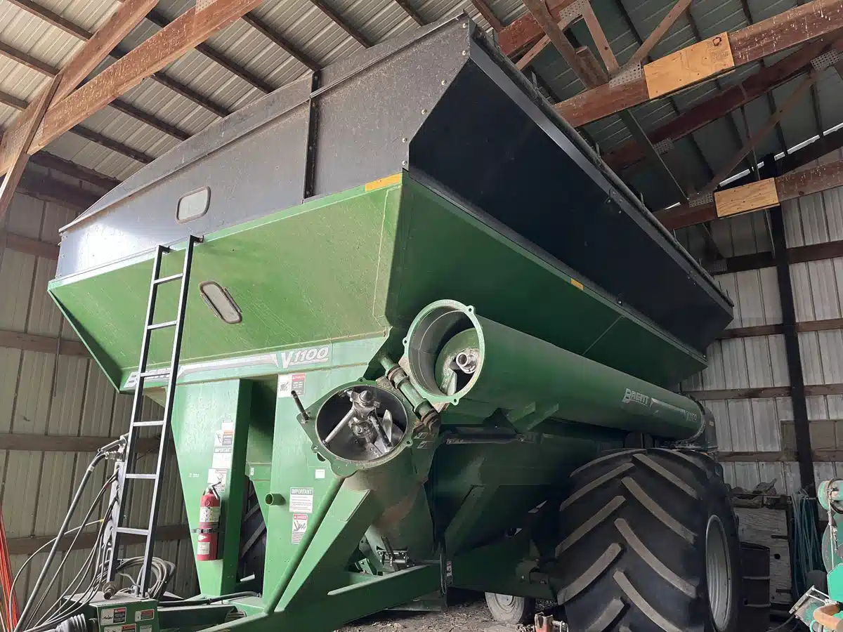 Gallery image 1 for Used 2018 Brent V1100 Grain Cart