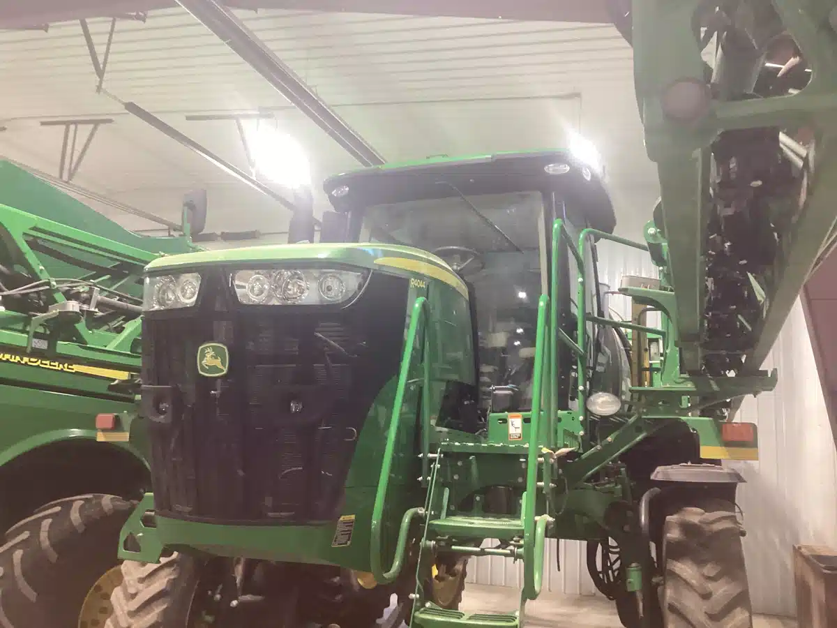 Gallery image 2 for Used 2019 John Deere R4044 Sprayer - Self Propelled