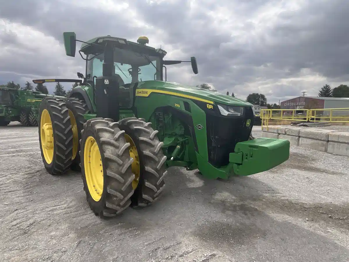 Gallery image 1 for 2023 John Deere 8R 370 Tractor