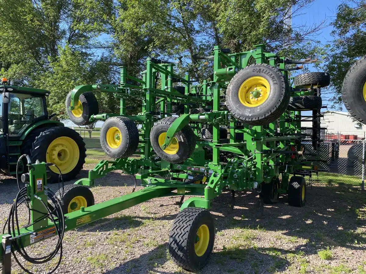 Gallery image 2 for 2023 John Deere 2230FH Cultivator