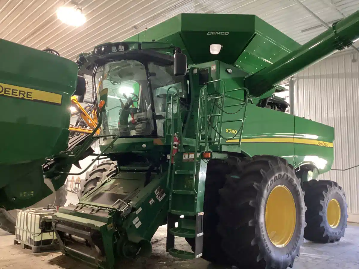 Gallery image 2 for Used 2023 John Deere S780 Combine