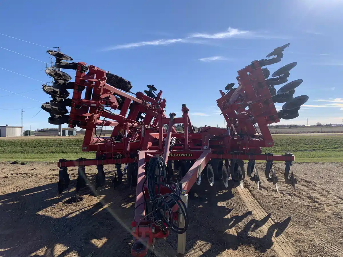 Gallery image 1 for Used 2019 Sunflower 4530 Chisel Plow