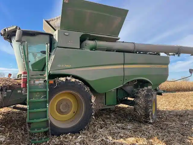 Gallery image 1 for 2022 John Deere S780 Combine