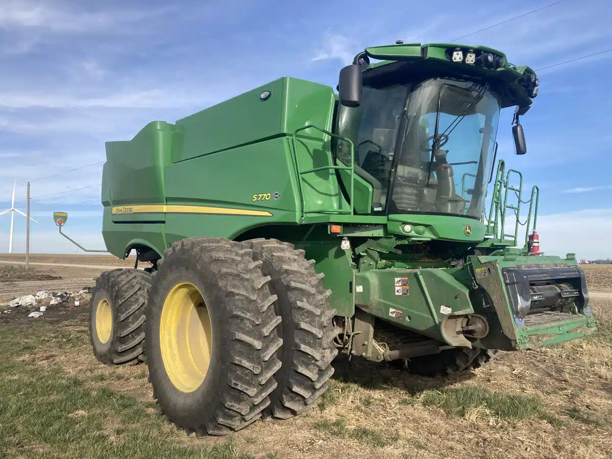 Gallery image 2 for 2023 John Deere S770 Combine