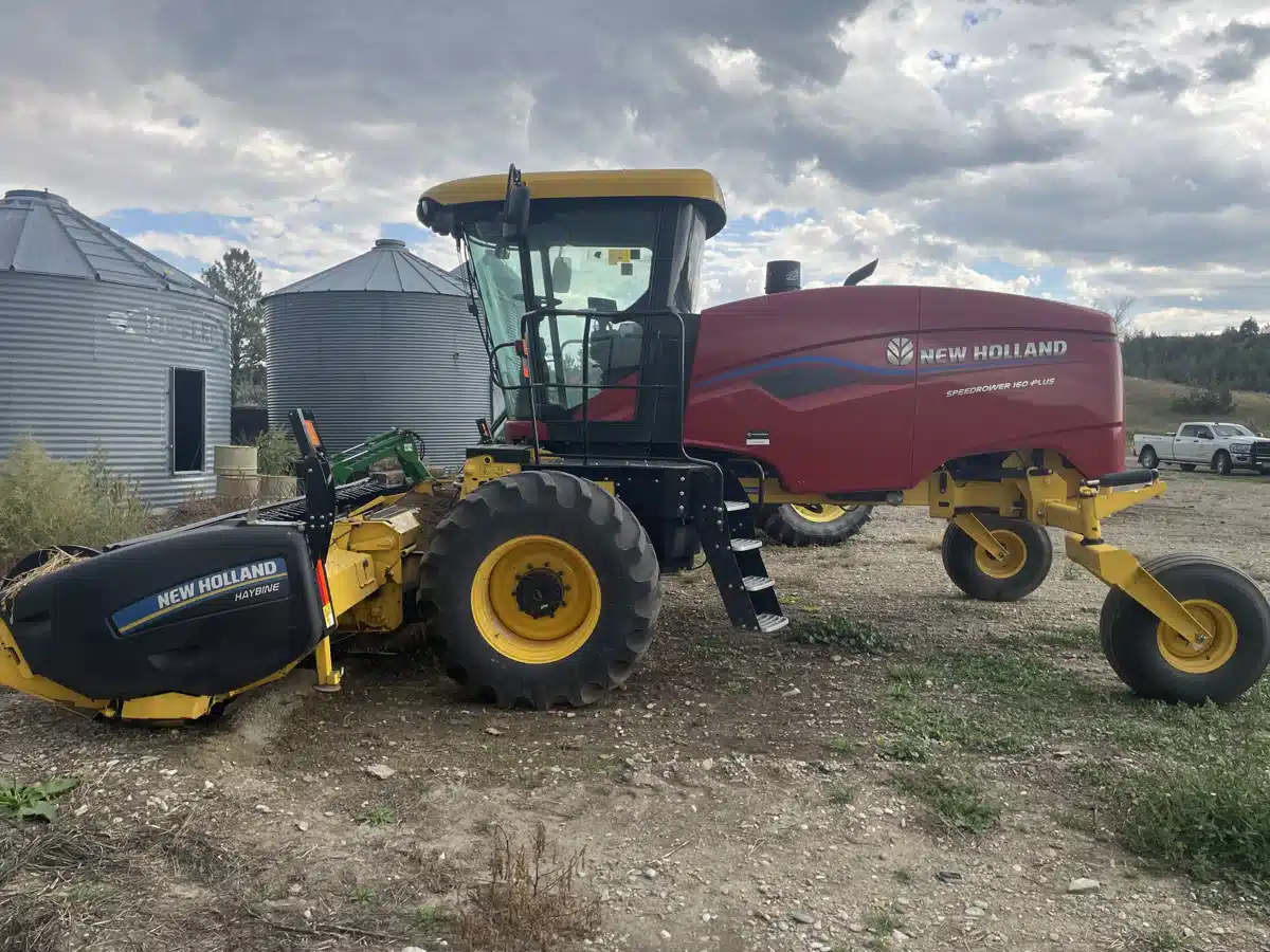 Gallery image 2 for Used 2024 New Holland SPEEDROWER 160 Windrower