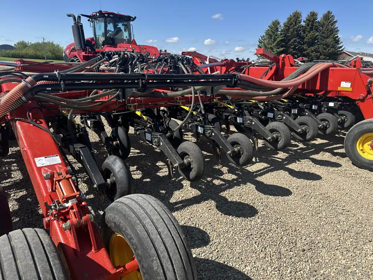 Gallery image 2 for 2014 Bourgault 3320-76 Air Drill