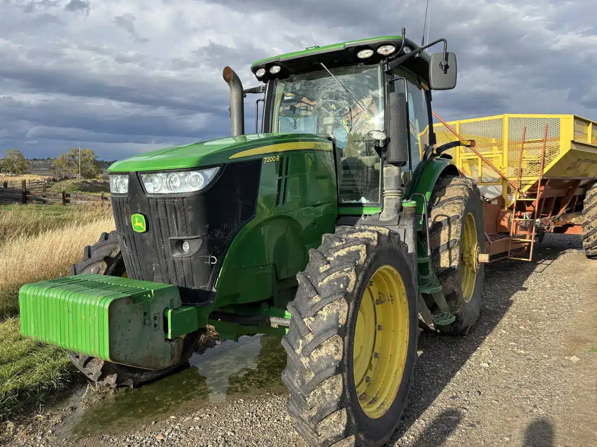 Gallery image 1 for 2011 John Deere 7200R Tractor