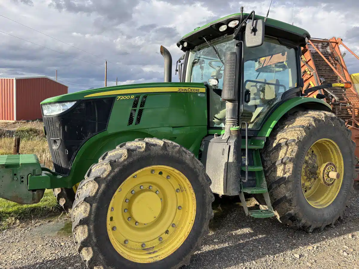 Gallery image 2 for 2011 John Deere 7200R Tractor