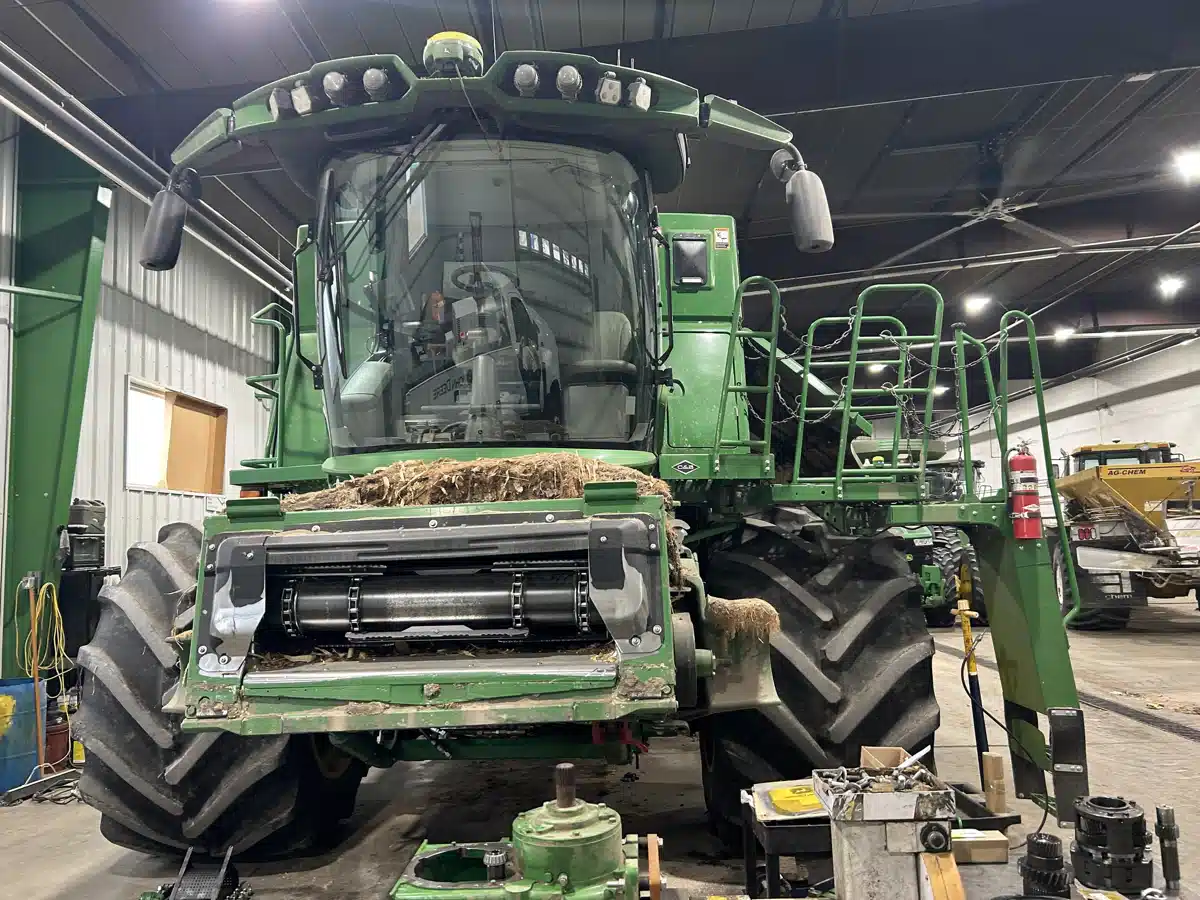 Gallery image 2 for Used 2023 John Deere S780 Combine