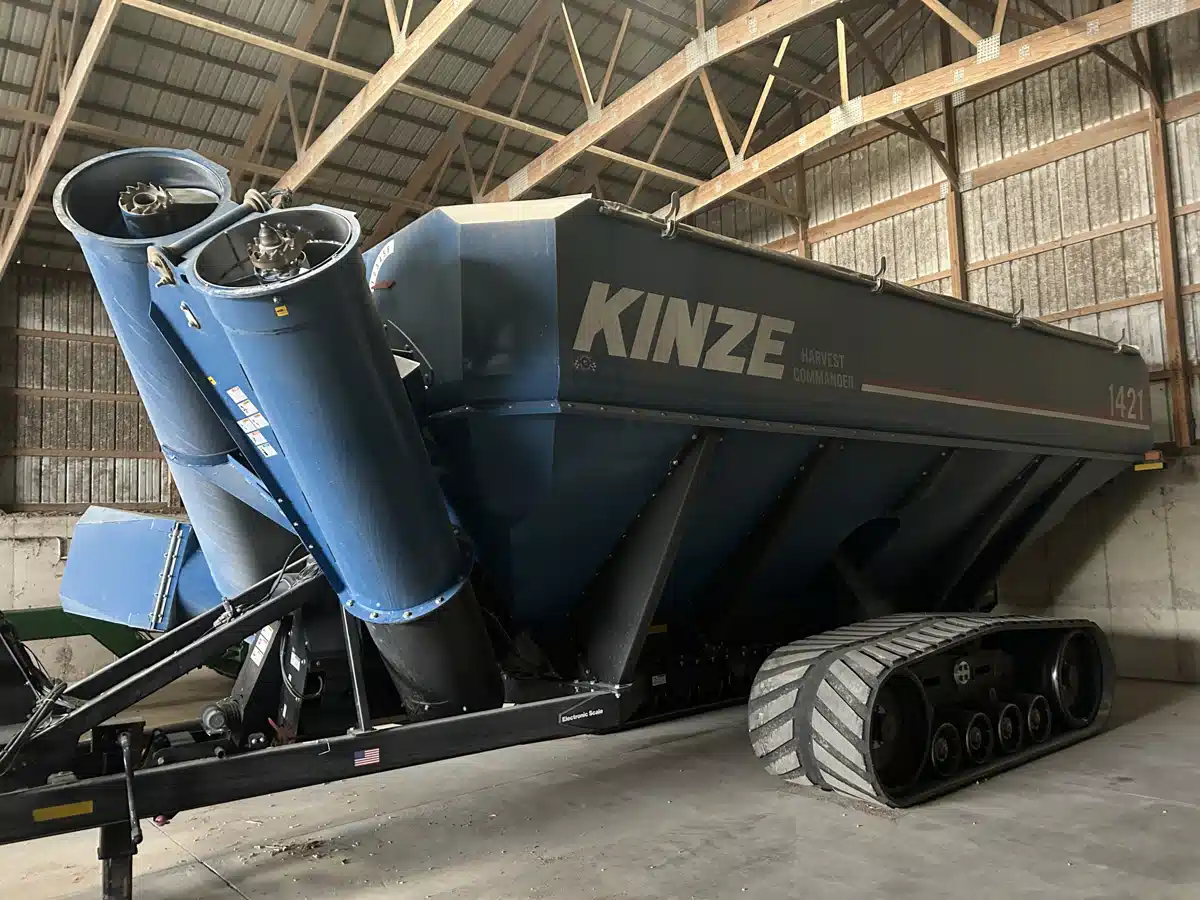 Used Kinze 1421 Grain Cart