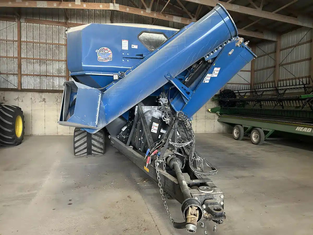 Gallery image 2 for Kinze 1421 Grain Cart