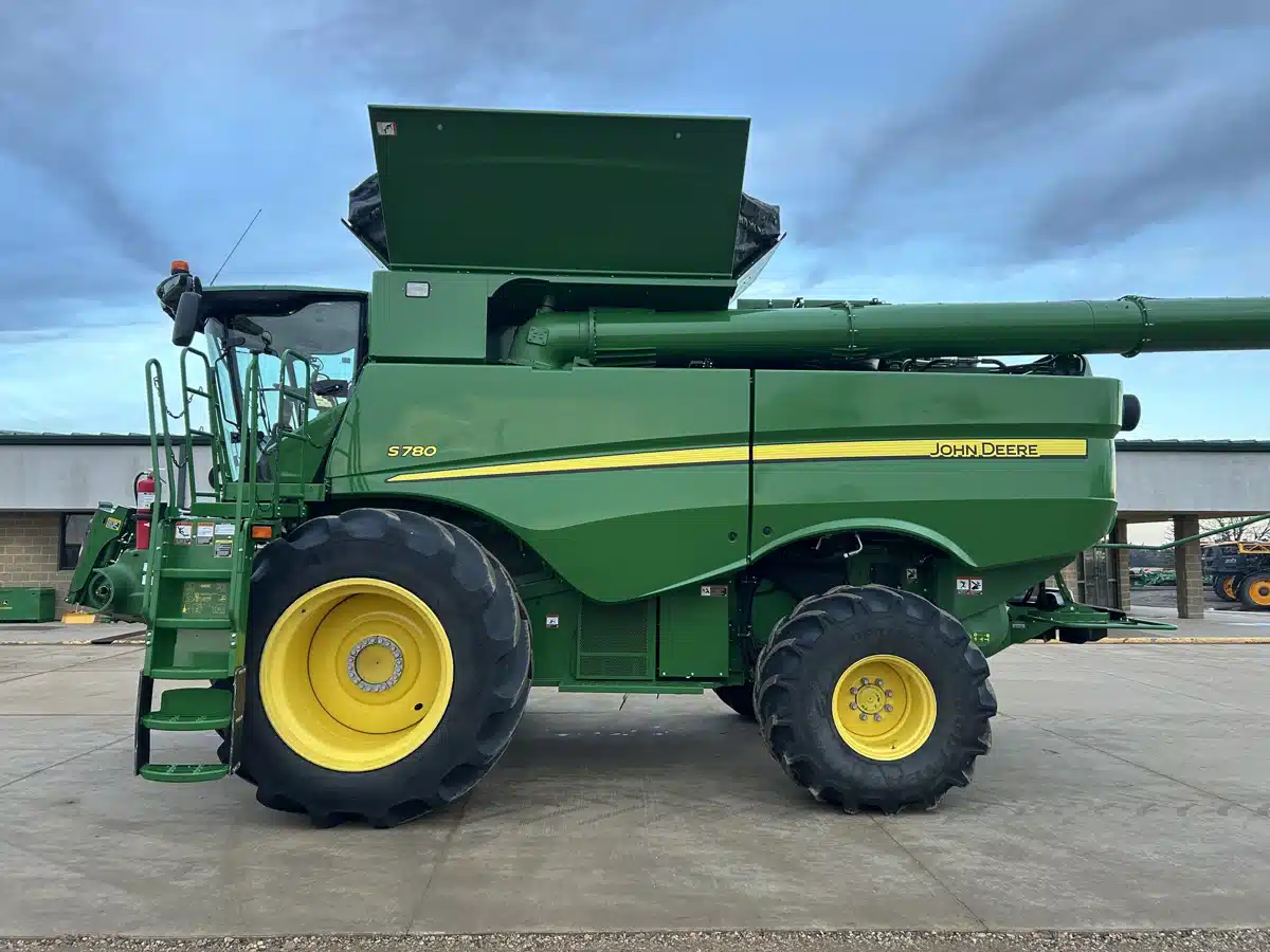 Gallery image 2 for 2020 John Deere S780 Combine