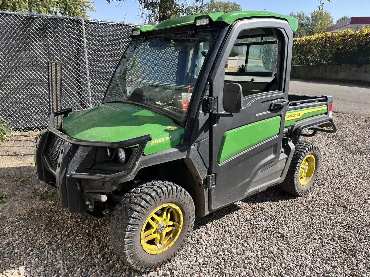 Gallery image 1 for 2024 John Deere XUV 835R Utility Vehicle
