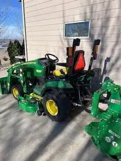 Gallery image 2 for 2019 John Deere 1025R Tractor