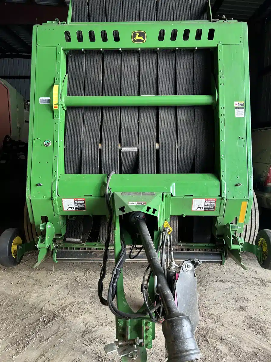 Gallery image 1 for 2019 John Deere 560M Round Baler