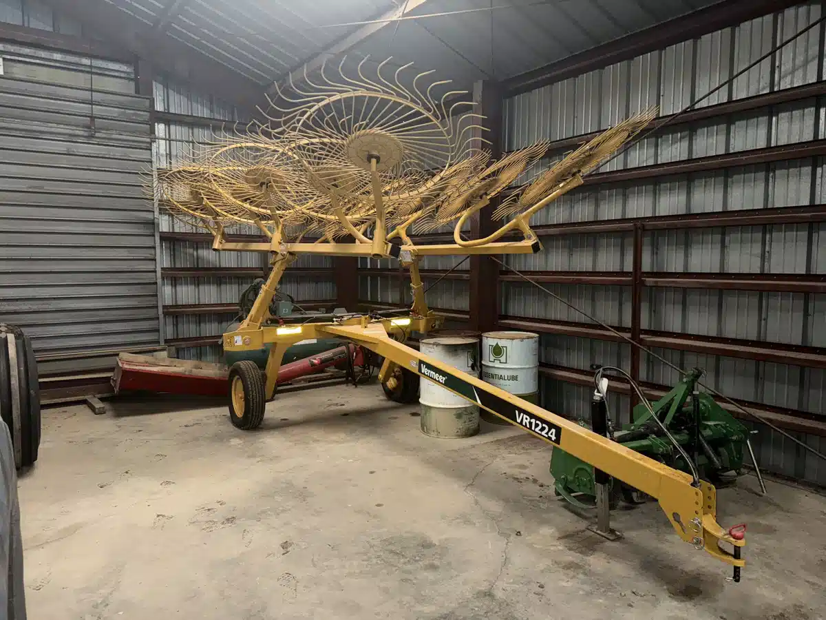 Gallery image 1 for 2018 Vermeer VR1224 Rake