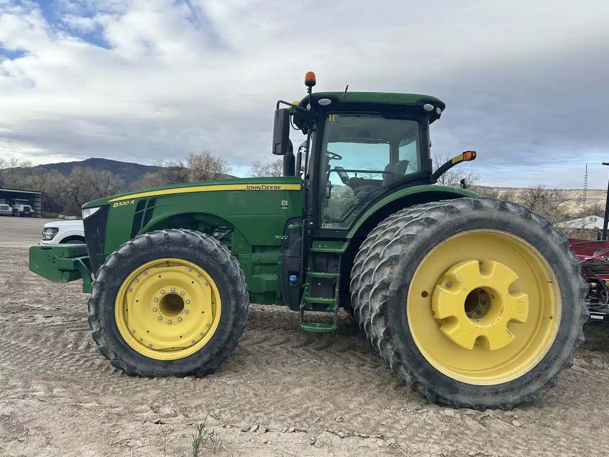Gallery image 2 for 2018 John Deere 8320R Tractor