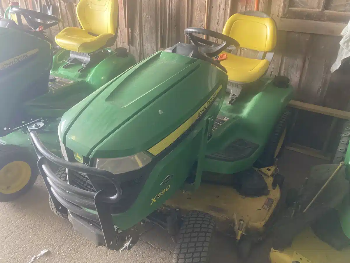 Gallery image 2 for 2020 John Deere X390 Lawn Tractor
