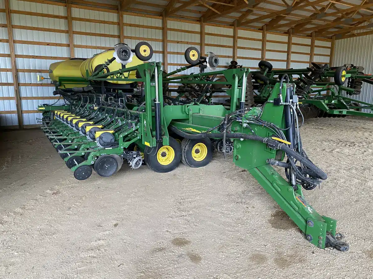 Gallery image 2 for Used 2015 John Deere DB60 Planter