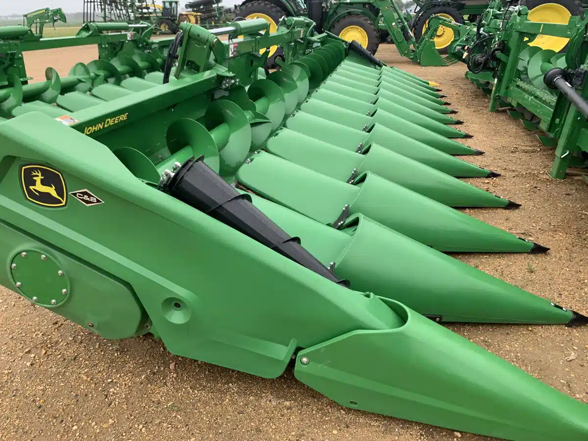 Gallery image 2 for 2025 John Deere CF 12 Header - Row Crop