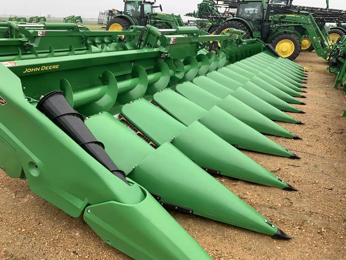 Gallery image 1 for 2025 John Deere CF 16 Header - Row Crop
