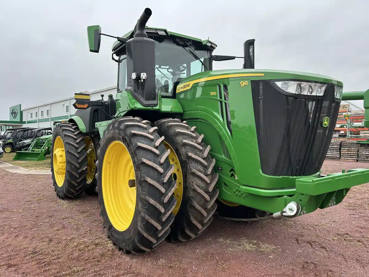 Gallery image 2 for 2025 John Deere 9R 390 Tractor