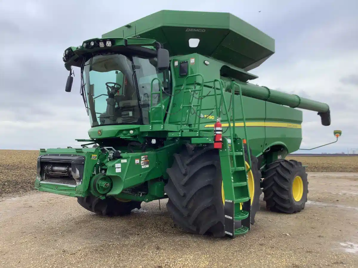 Gallery image 1 for Used 2023 John Deere S790 Combine