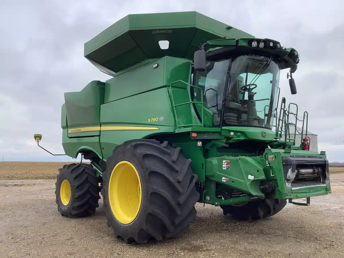 Gallery image 2 for Used 2023 John Deere S790 Combine