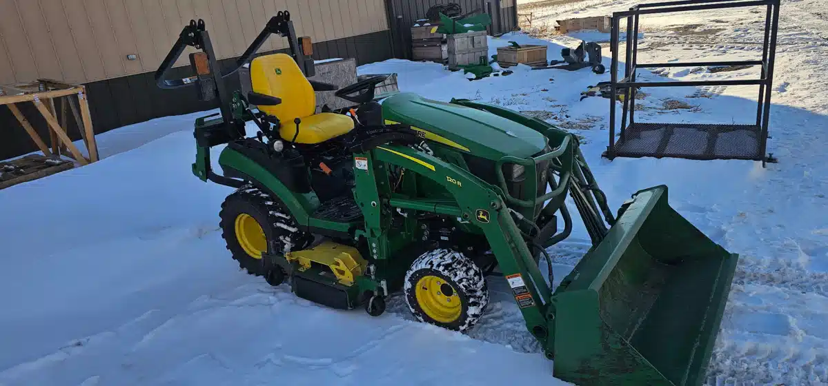 Gallery image 2 for Used 2023 John Deere 1025R Tractor