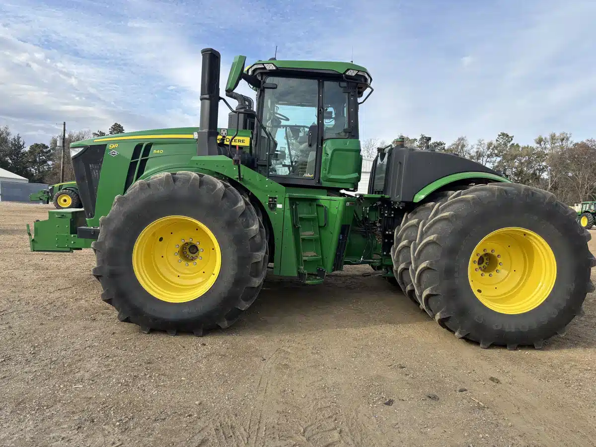 Gallery image 1 for Used 2022 John Deere 9R 540 Tractor