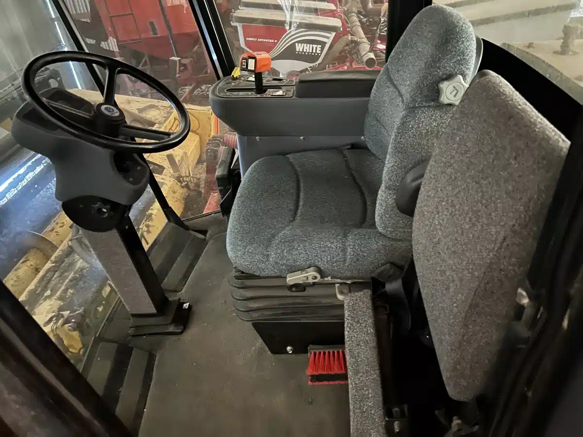 Gallery image 2 for Used 2001 New Holland HW320 Windrower