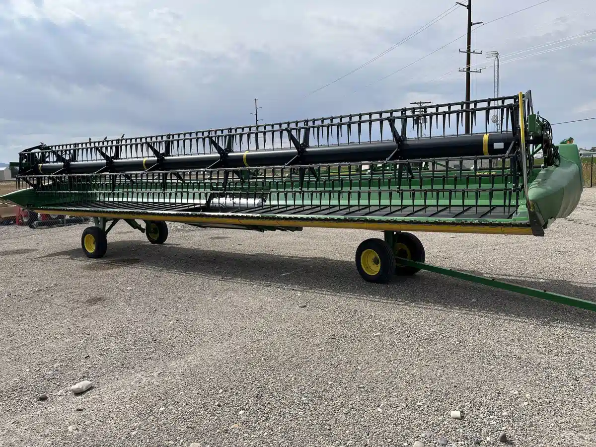 Gallery image 1 for Used 2023 John Deere 735FD Header - Draper