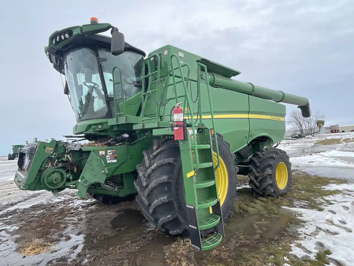 Gallery image 2 for 2020 John Deere S770 Combine
